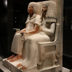 Grand Egyptian Museum - Beamtenpaar Meryre und Iniuy gefunden in Saqqara