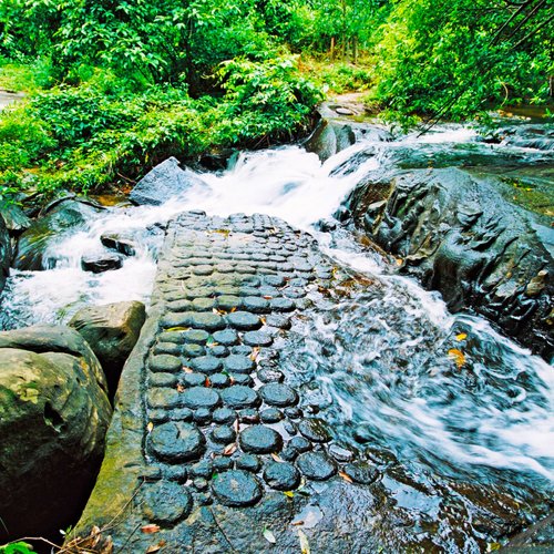 Kbal Spean Reliefs im Fluss Kambodscha bei Siem Reap