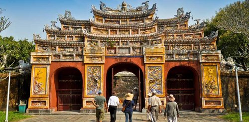 Hien Lam Pavillon Tor der Zitadelle von Hue Vietnam Free & Easy