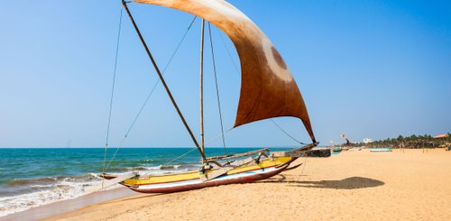 Katamaran am Strand von Negombo Sri Lanka