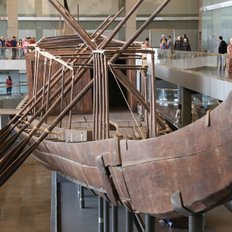 Cheops Boot im Grand Egyptian Museum Kairo