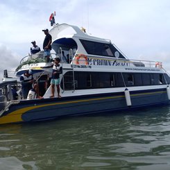 Schnellboot Bali Sanur - Nusa Penida von außen