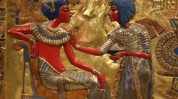 Grand Egyptian Museum Kairo - Thronsessel Tutanchamun