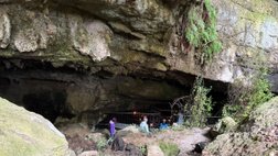 Eingang zur Höhle El Pendo 