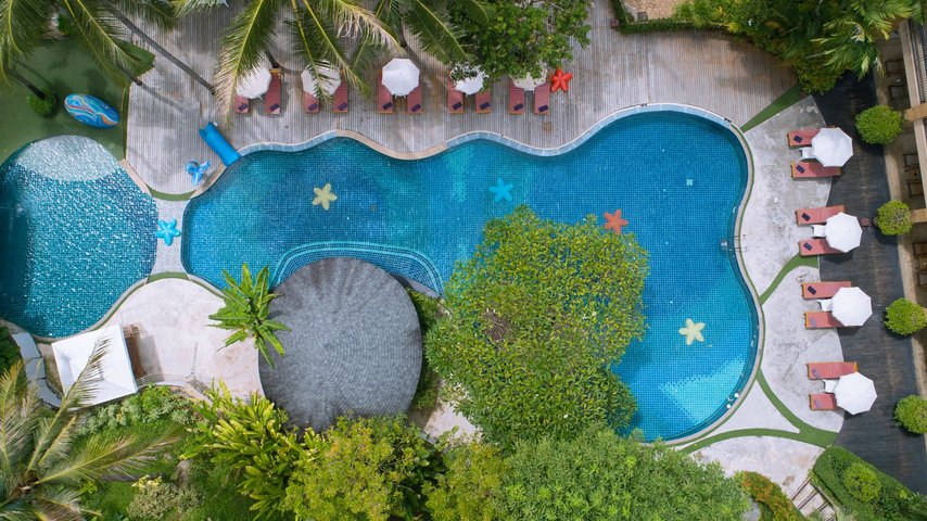 Poolanlage Peach Hill Resort Phuket
