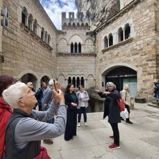 zentraler Vorplatz um den sieben Kapellen in Rocamadour angeordnet sind