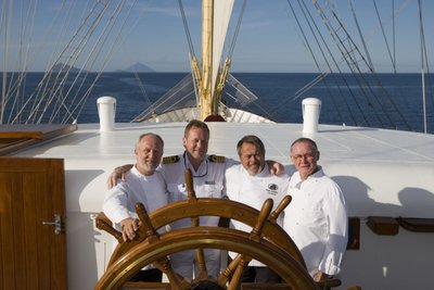 Die Küchenmannschaft an Bord