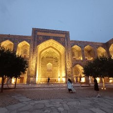 Abendstimmung am Registanplatz Samarkand Usbekistan