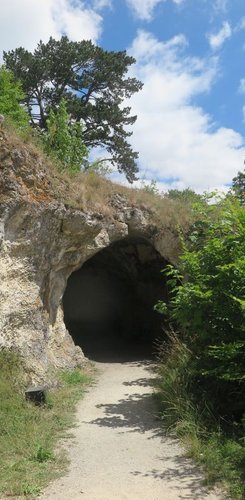 Vogelherdhöhle