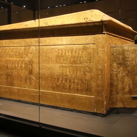 Goldschrein Tutanchamun im Grand Egyptian Museum Kairo