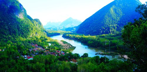 Ausblick über den Nam Ou River Laos