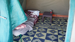 Lagerbetten im Zelt im Camp bei Tombos