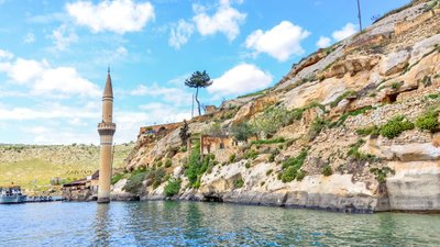 Halfeti Minarett der versunkenen Moschee im Euphrat