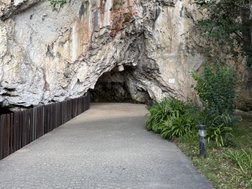 Eingang zu Tito Bustillo Nordspanien Asturien