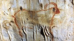 Darstellung aus der Höhle von Cougnac - Hirsche, Mammuts, Steinböcke, menschliche Figuren und großartige geologische Formationen