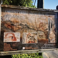 vor der Höhle Cougnac