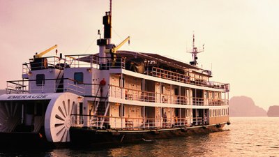 Emeraud Classic - der einzige Raddampfer in der Halongbucht