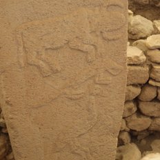 prähistorische Tierdarstellung auf einem T-Pfeiler, Göbekli Tepe Südostanatolien