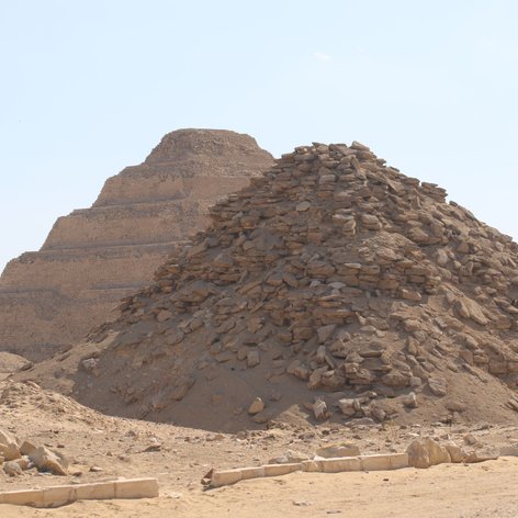 Saqqara Djoser- und Userkaf-Pyramiden