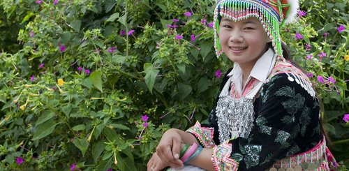 Dörfer, Minderheiten in Tracht, traditionelle Stämme und Tempel in Nordlaos