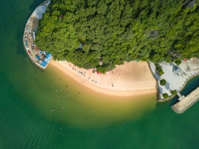 Heritage Line Ausflug zum Schwimmen in der Halong Bay