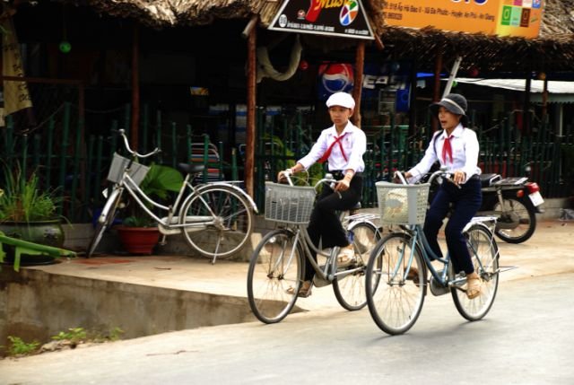 Schulkinder Vietnam Mekongdelta
