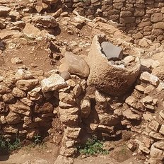 2025 wurde am Karahantepe der erste T-Pfeiler mit einem menschlichen Gesicht gefunden