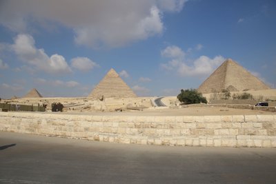 Pyramiden von Giza nahe Kairo