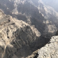 spektakuläre Landschaft am Dschebel Schams Oman (auf der Tentativliste für UNESCO Welterbe)