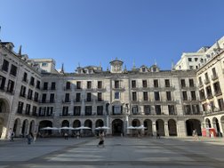 Santander Sparkassengebäude Plaza Velarde