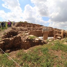 gemütlicher Spaziergang zur Ausgrabung Karahantepe