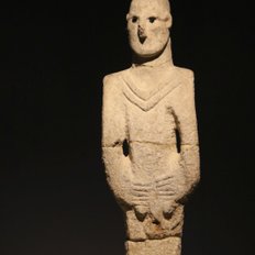 Sanliurfa Museum: Urfa-Mann, ca 1,8m große Statue gefunden bei Bauarbeiten  in der Stadt