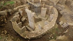 Tas Tepeler Kultur - Steinkreise in Göbekli Tepe
