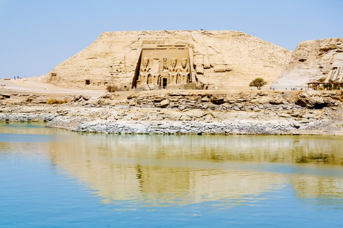 Abu Simbel vom Nassersee aus gesehen Unternubien Ägypten