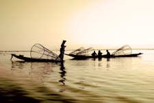 Fischer am Inlesee, Einbeinruderer,  Myanmar