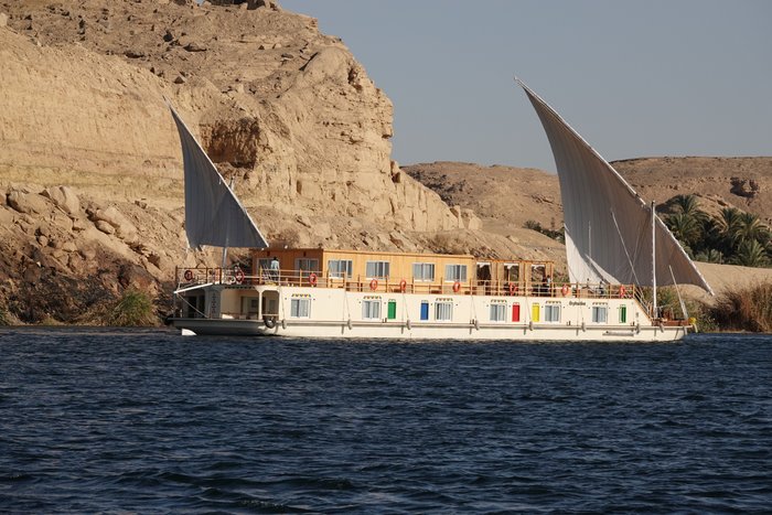 Sonnenfinsternis 2027 - mit der traditionellen Dahabiya am Nil nach Luxor segeln 