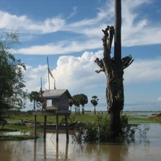 Haus für Wassergeister am Tonle Sap