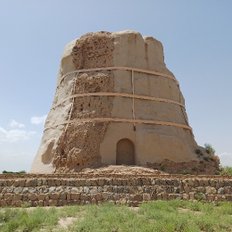 Zurmala Turm - bei Termiz, außerhalb des antiken Stadtgebietes
