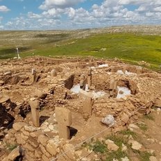die Anzahl der Funde am Karahantepe übersteigt mittlerweile die Funde vom Göbekli Tepe