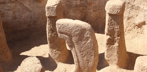 Karahan Tepe - seit Herbst 2021 statten wir dem damals noch weitgehend unbekannten Fundort einen beeindruckenden Besuch ab
