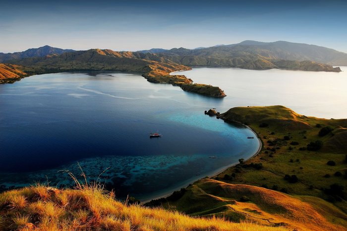 Der Besuch des Komodo Nationalparks ist ein Höhepunkt einer Indonesienreise. Die Insel Komodo schließt im Jahr 2020