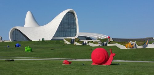 Baku Heydar Aliev Center moderne Architektur von Zaha Hadid