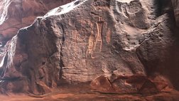 Felszeichnungen am Jebel Khazali im Wadi Rum in Jordanien Felszeichnungen am Jebel Khazali im Wadi Rum in Jordanien