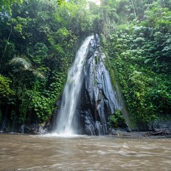 Banyan Tree Escape Buahan Bali - Wasserfall im Resort 
