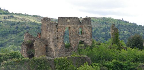 Burgruine im Pays Cathare