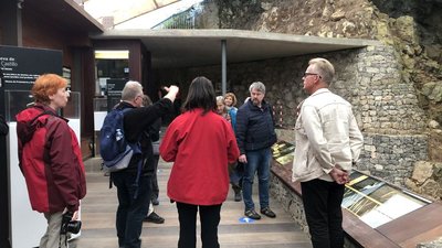 Im Eingangsbereich zu El Castillo Im Eingangsbereich zu El Castillo