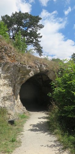 Vogelherdhöhle