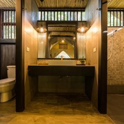 Hintok River Camp Kanchanaburi Zentralthailand Badezimmer im Zelt