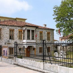 erste albanische Schule in Korce