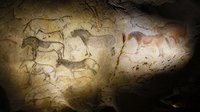 faszinierende Darstellungen in der Nachbildung der Höhle von Ekainberri |  Xabier Eskisabel, CC BY-SA 3.0 <https://creativecommons.org/licenses/by-sa/3.0>, via Wikimedia Commons